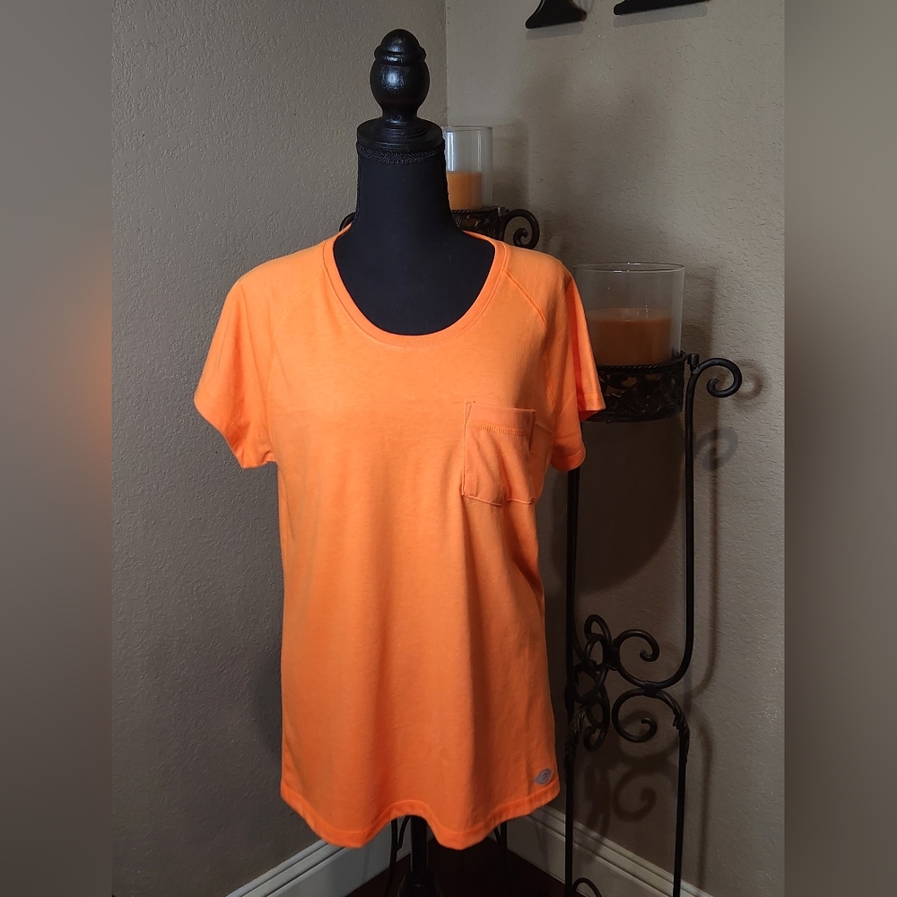 Dickies Temp-iQ Cooling Orange Short Sleeve Women's Tee With Pocket. NWT. Size L